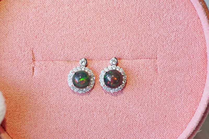 Natural Black Opal Sterling Silver 925 with White gold plated.
