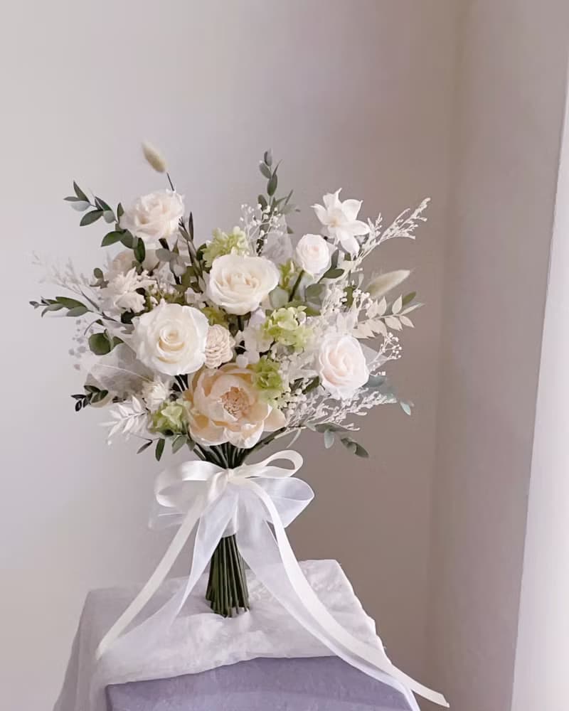 【不凋花乾燥花】中款白綠色不凋玫瑰自然風捧花