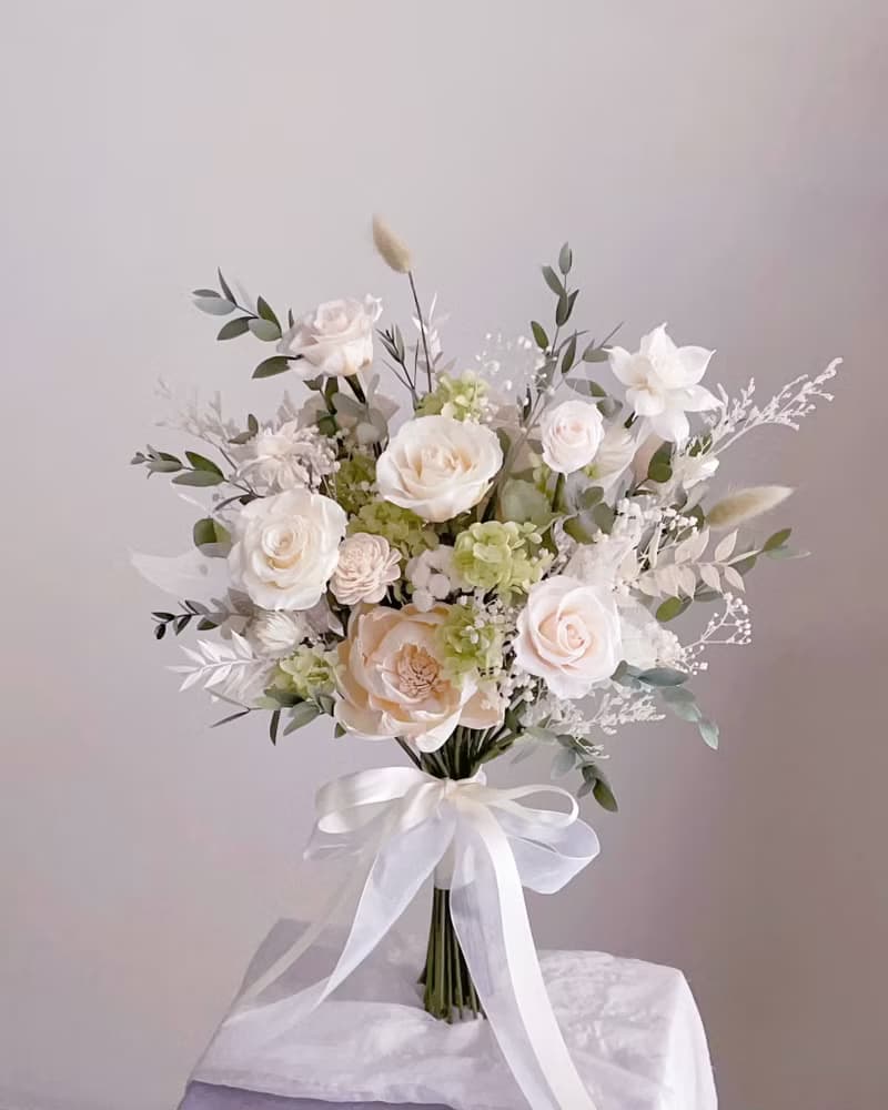 【不凋花乾燥花】中款白綠色不凋玫瑰自然風捧花
