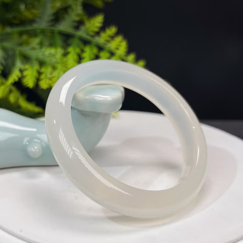 精品 淺灰白瑪瑙手鐲 53MM 冰潤起光 玉髓手環 好運幸福 吉祥魅力