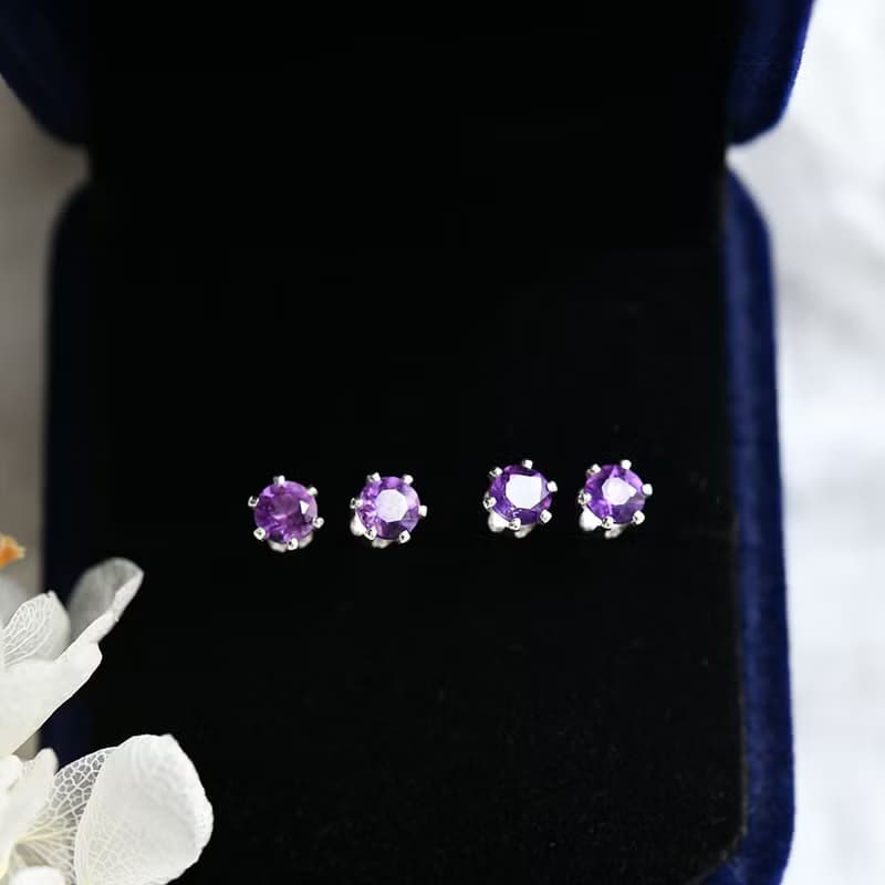 愛の守護石 アメジストのスタッドピアス　イヤリング可　4mm 1ペア 2月誕生石