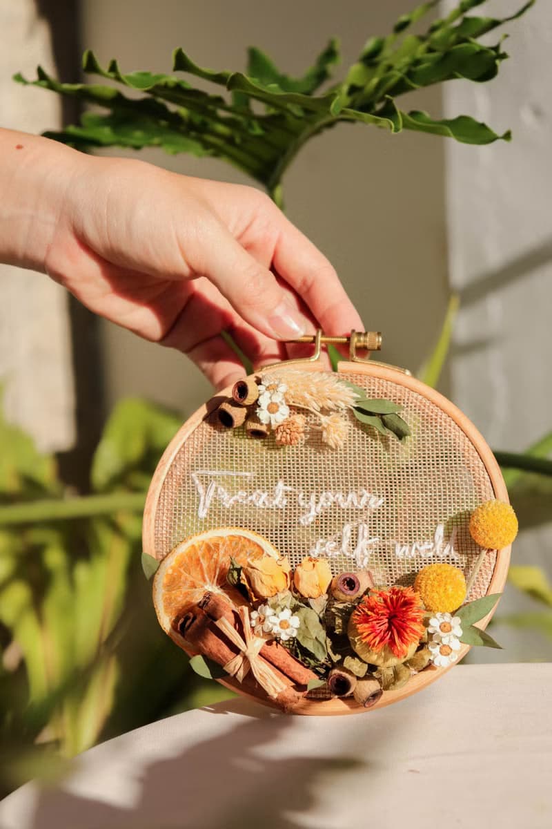 | 夏日限定 | - 橙意 (小) - 乾燥花 立體刺繡框 掛飾 花圈