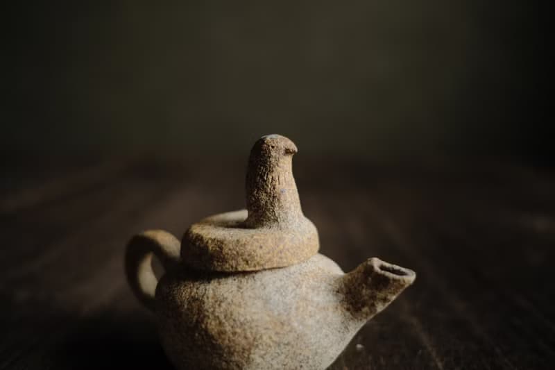 鴿拉丁神燈・手捏壺