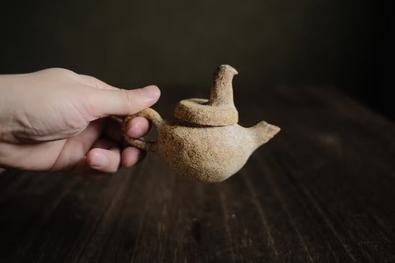 鴿拉丁神燈・手捏壺