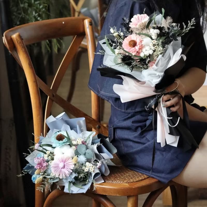 伴伴 | 撞色款永生花束 畢業季 畢業花束 永生花 乾燥花 擴香花