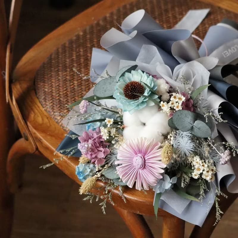 伴伴 | 撞色款永生花束 畢業季 畢業花束 永生花 乾燥花 擴香花