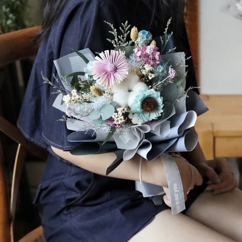 伴伴 | 撞色款永生花束 畢業季 畢業花束 永生花 乾燥花 擴香花