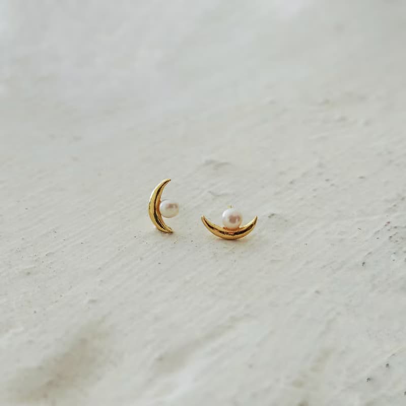 Luna | 月亮天然珍珠耳釘