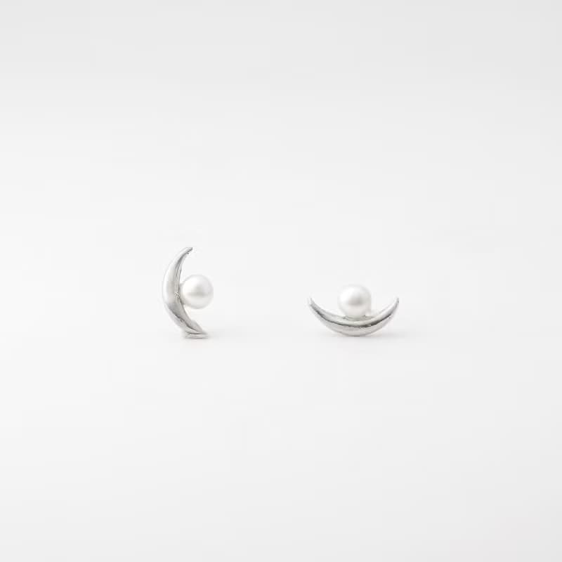 Luna | 月亮天然珍珠耳釘