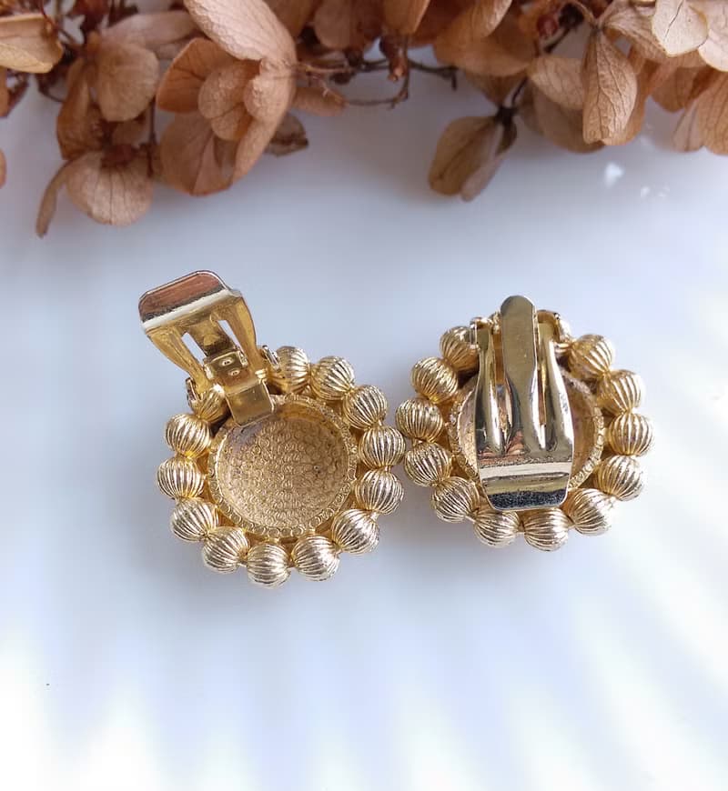 Vintage Jewelry 西洋古董飾品 刷紋金屬 圓型花 夾式耳環
