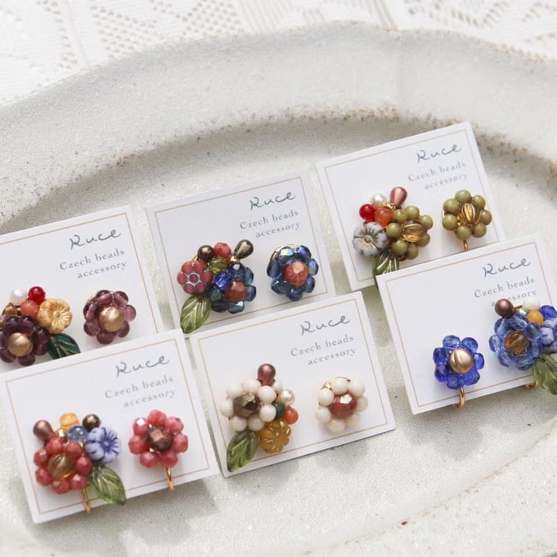 藍莓與果實的花束 / 捷克珠飾耳環 (耳針・耳夾)