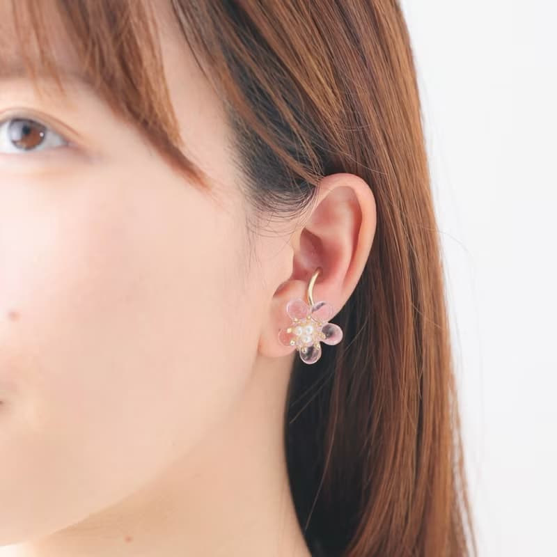 桜色　チェコガラスの桜イヤーカフ　2way淡水パール　両耳セット