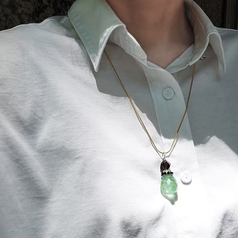 グリーンフローライトによる香水瓶風のネックレス・サージカルステンレススライド60cm　Perfume bottle