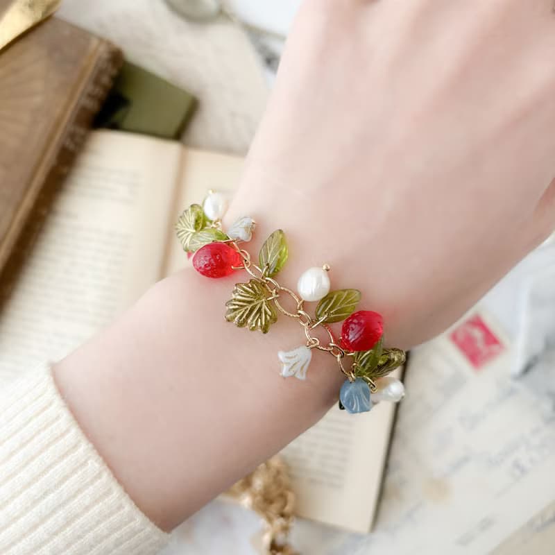 Rosalie/苺と淡水パールのブレスレットウォッチ LI211