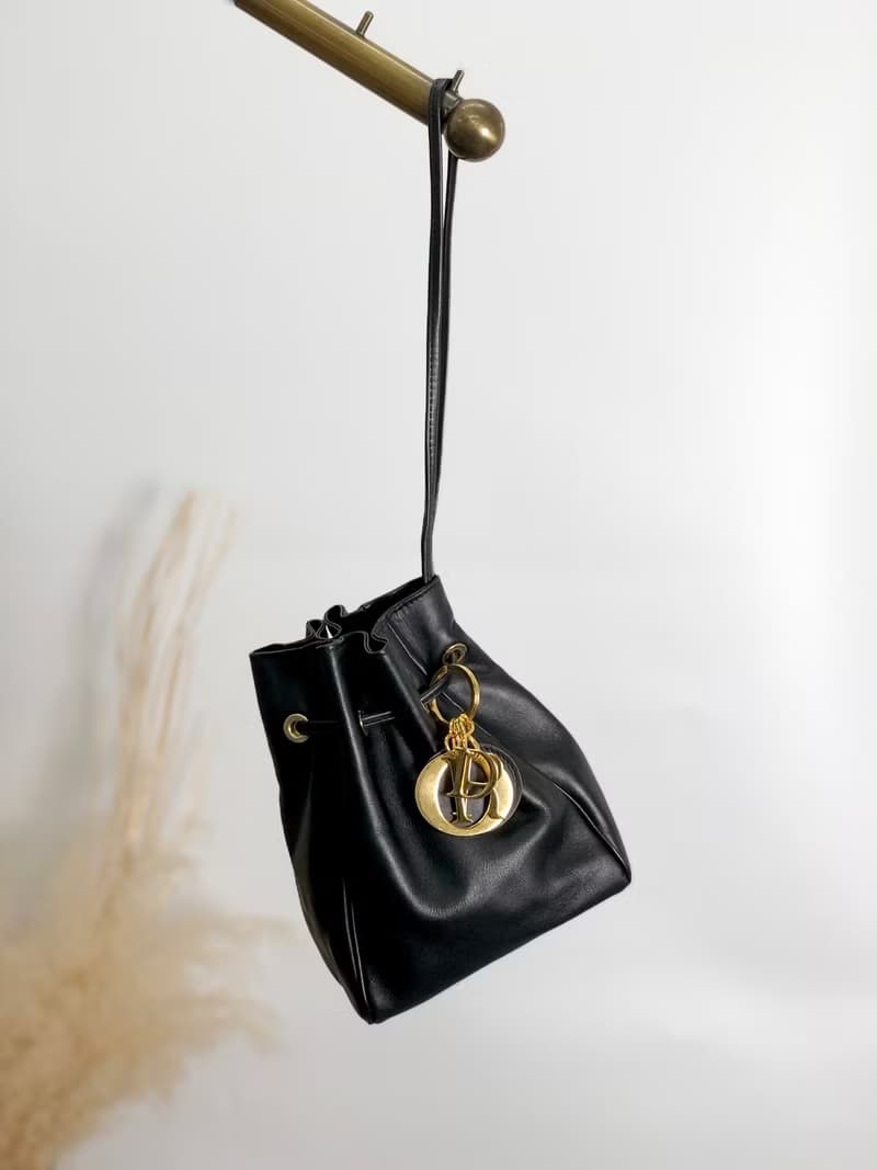 【 日本直送　名牌中古包 】Christian Dior クリスチャン ディオール ハンドバッグ ブラック チャーム レザー ミニバッグ 巾着 vpeaup