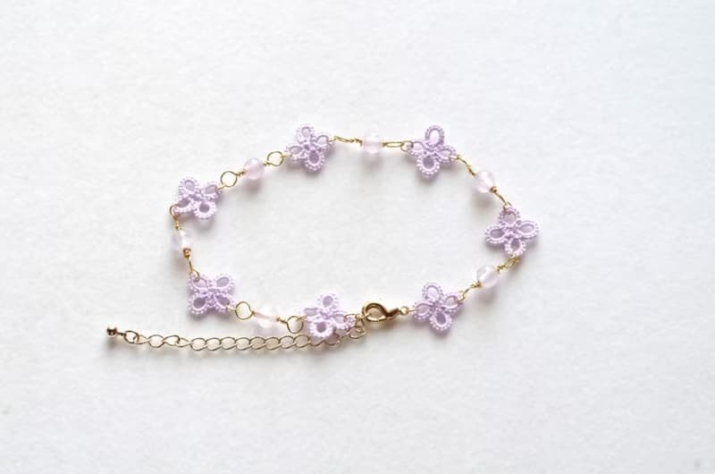2月誕生石・タティングレースの小花とラベンダーアメジストのブレスレット