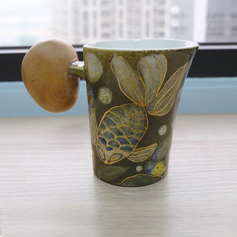 手工燒製。奇幻金魚木把手繪馬克杯。