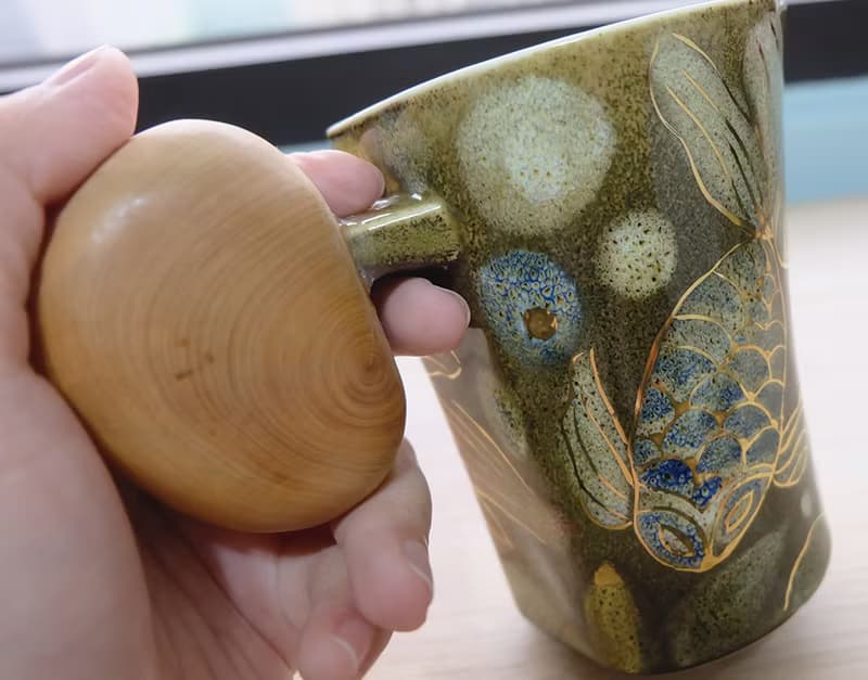 手工燒製。奇幻金魚木把手繪馬克杯。