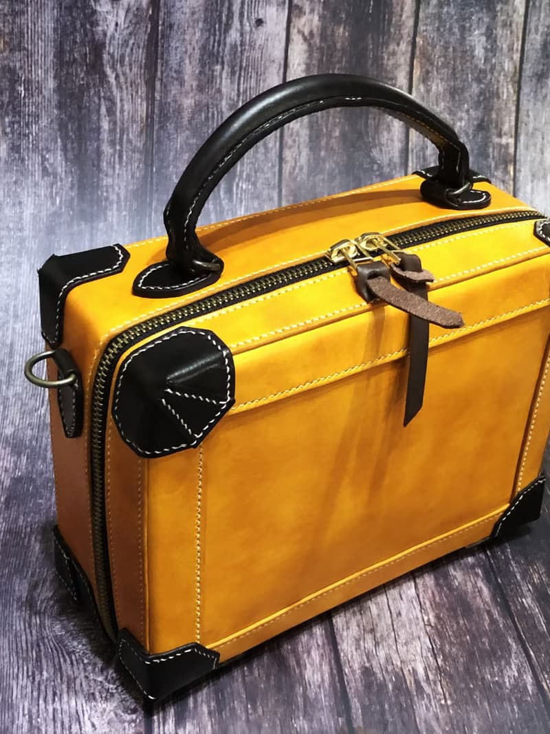 9吋植鞣牛皮側肩背小行李箱 真皮手縫  手提包(商品不含小零錢包)