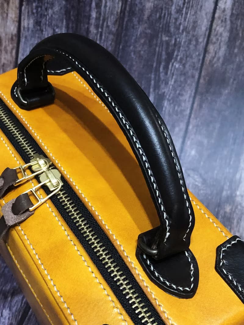 9吋植鞣牛皮側肩背小行李箱 真皮手縫  手提包(商品不含小零錢包)