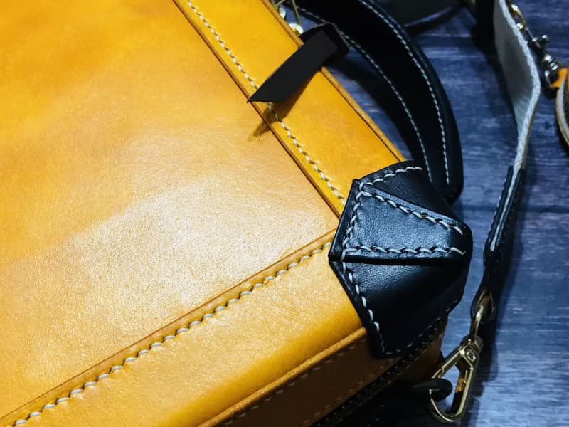 9吋植鞣牛皮側肩背小行李箱 真皮手縫  手提包(商品不含小零錢包)