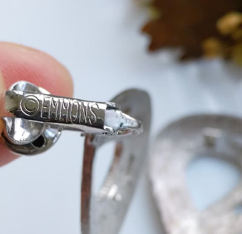 Vintage Jewelry 西洋古董飾品 EMMONS 垂墜刷紋 夾式耳環