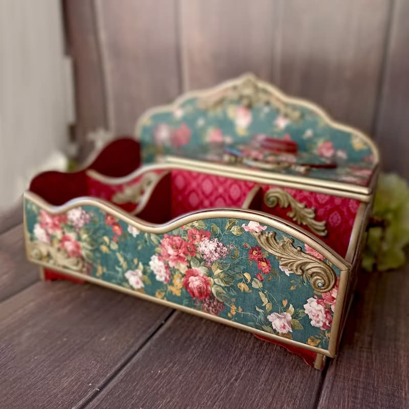 Red desktop organizer, Green organizer, storage holder, European classics style