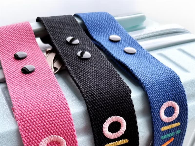 個人化全彩姓名刺繡行李飄帶-法鬥