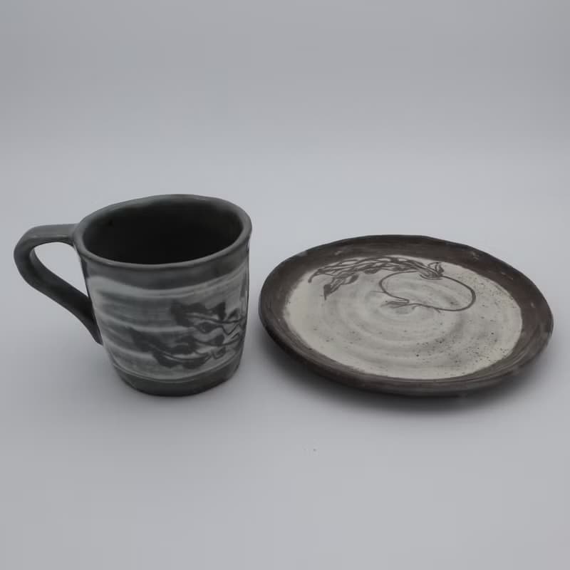 カブのお皿とマグカップ