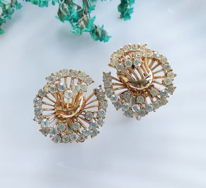 Vintage Jewelry 西洋古董飾品 TRIFARI 燦爛花形 夾式耳環
