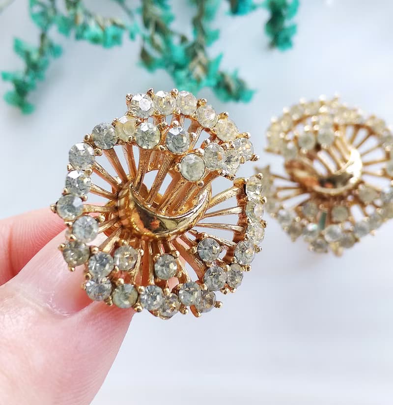 Vintage Jewelry 西洋古董飾品 TRIFARI 燦爛花形 夾式耳環