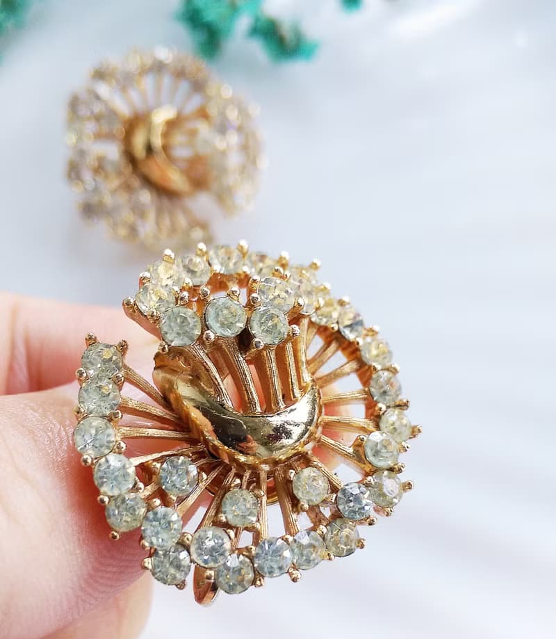 Vintage Jewelry 西洋古董飾品 TRIFARI 燦爛花形 夾式耳環