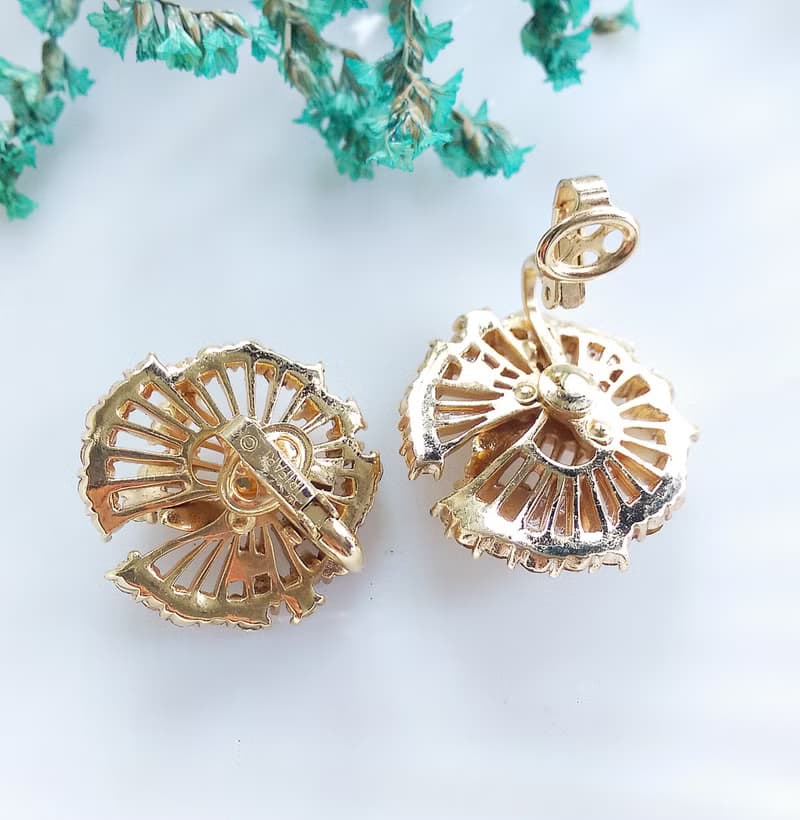 Vintage Jewelry 西洋古董飾品 TRIFARI 燦爛花形 夾式耳環