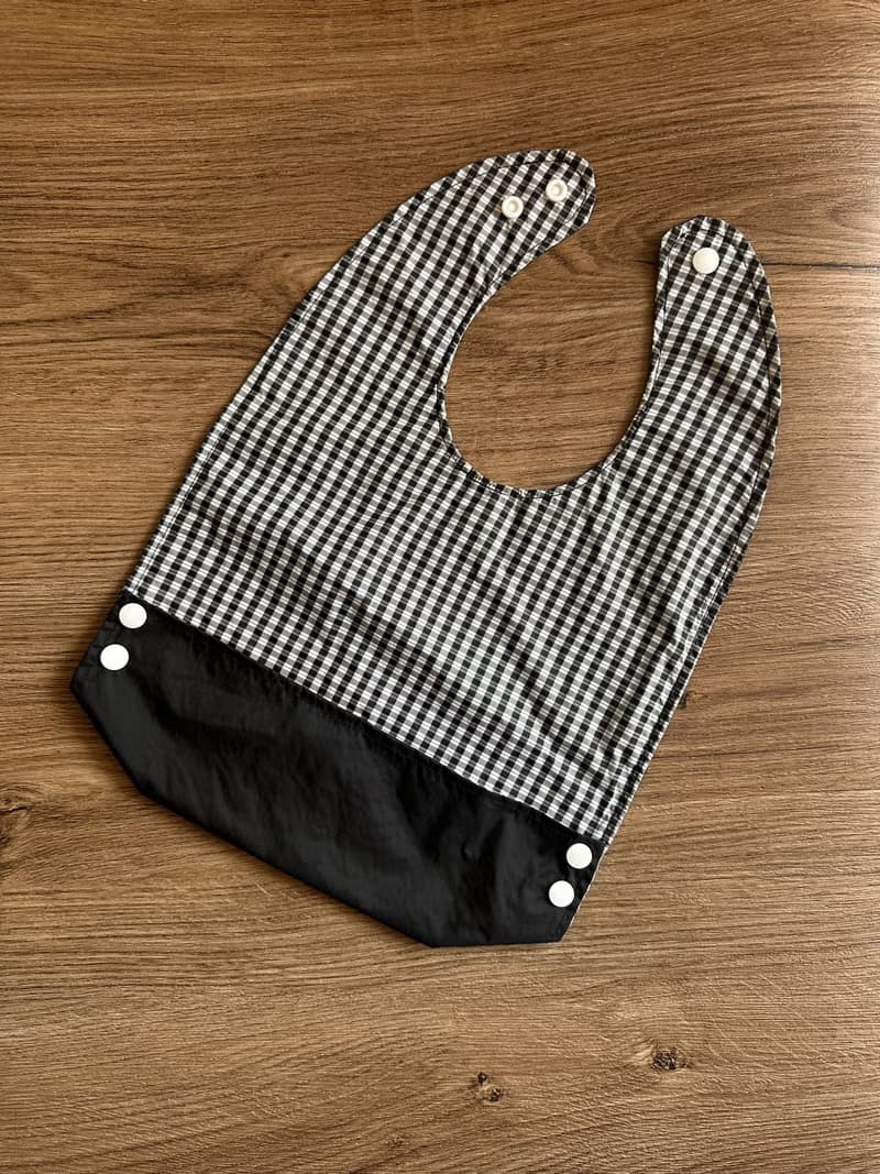 經典黑白格 幼兒 兒童 中性 成長型 快乾 防水 露營 餐食 圍兜
