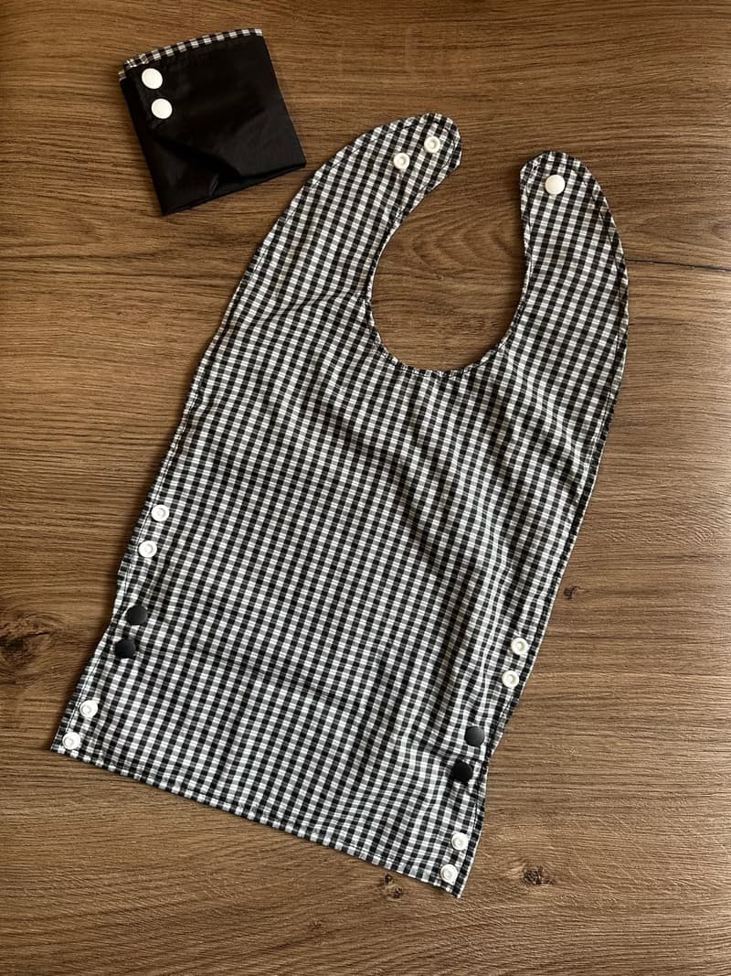 經典黑白格 幼兒 兒童 中性 成長型 快乾 防水 露營 餐食 圍兜