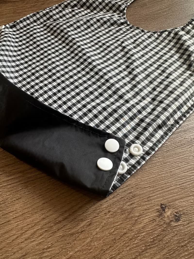 經典黑白格 幼兒 兒童 中性 成長型 快乾 防水 露營 餐食 圍兜