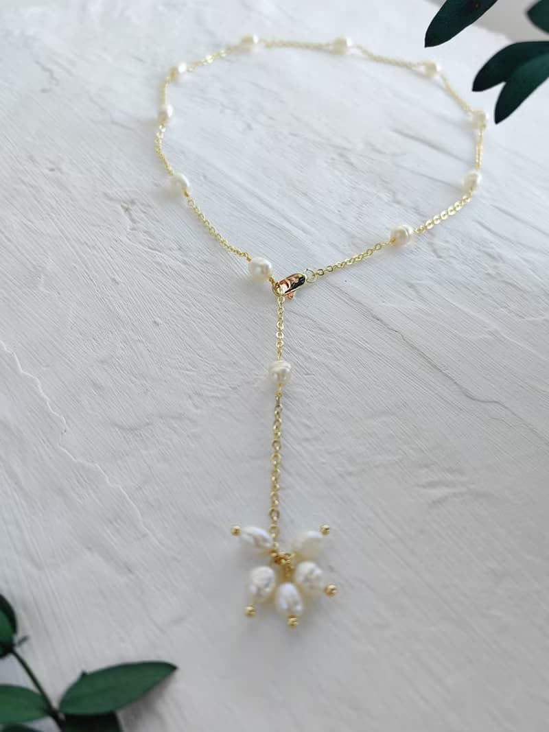 Pearl Y Lariat Necklace in14K Gold Filled. Pearl Drop Lariat.