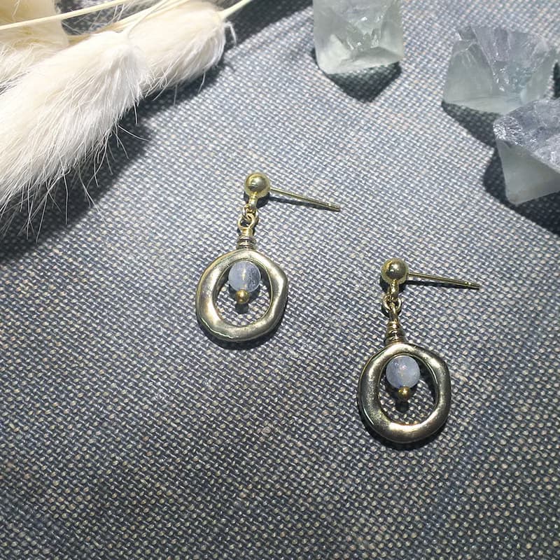 VIIART。小圈圈-淺藍。復古金海藍寶石耳環-可改夾式