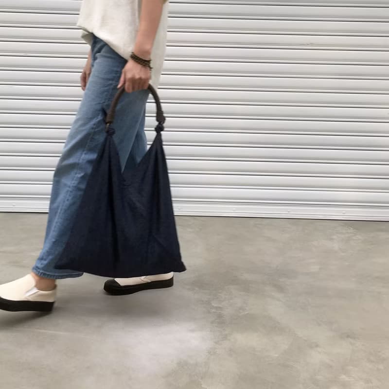 SAMEDi - 隨性綁結手提包-深藍丹寧+咖啡提把【畢業禮物】