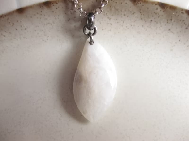 玉墜 造型玉墜 臺灣雪花玉/白色葉子