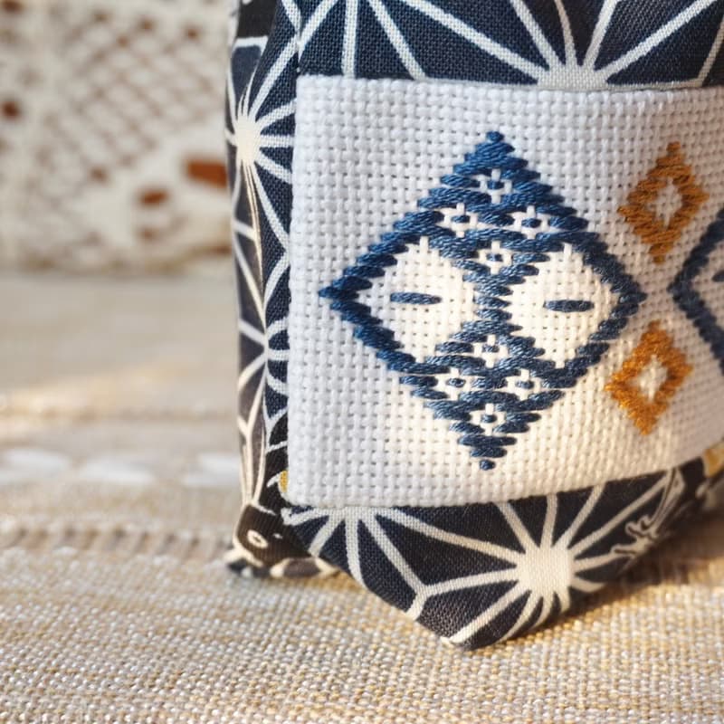 小巾繡束口袋 招財貓咪 (藍) | 刺繡束口袋 索繩袋 收納小物