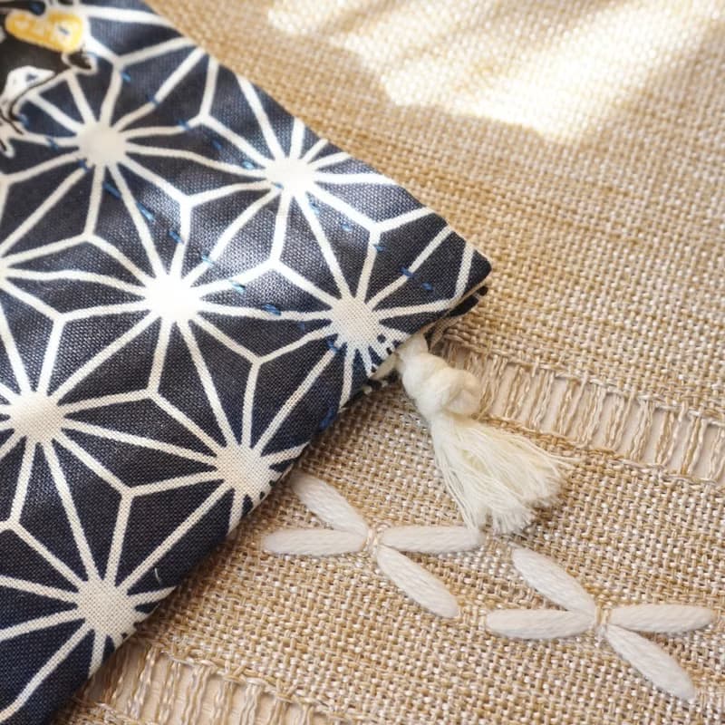 小巾繡束口袋 招財貓咪 (藍) | 刺繡束口袋 索繩袋 收納小物