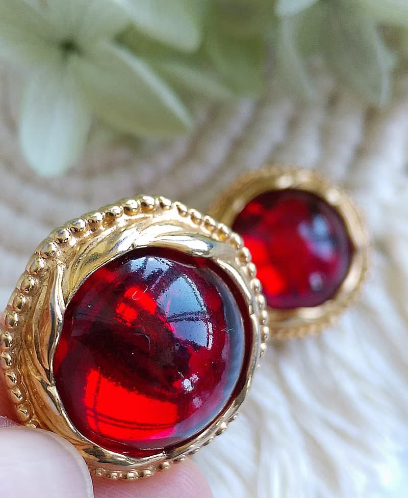 Vintage Jewelry 西洋古董飾品 SWAROVSKI 開窗紅玻璃 針式耳環