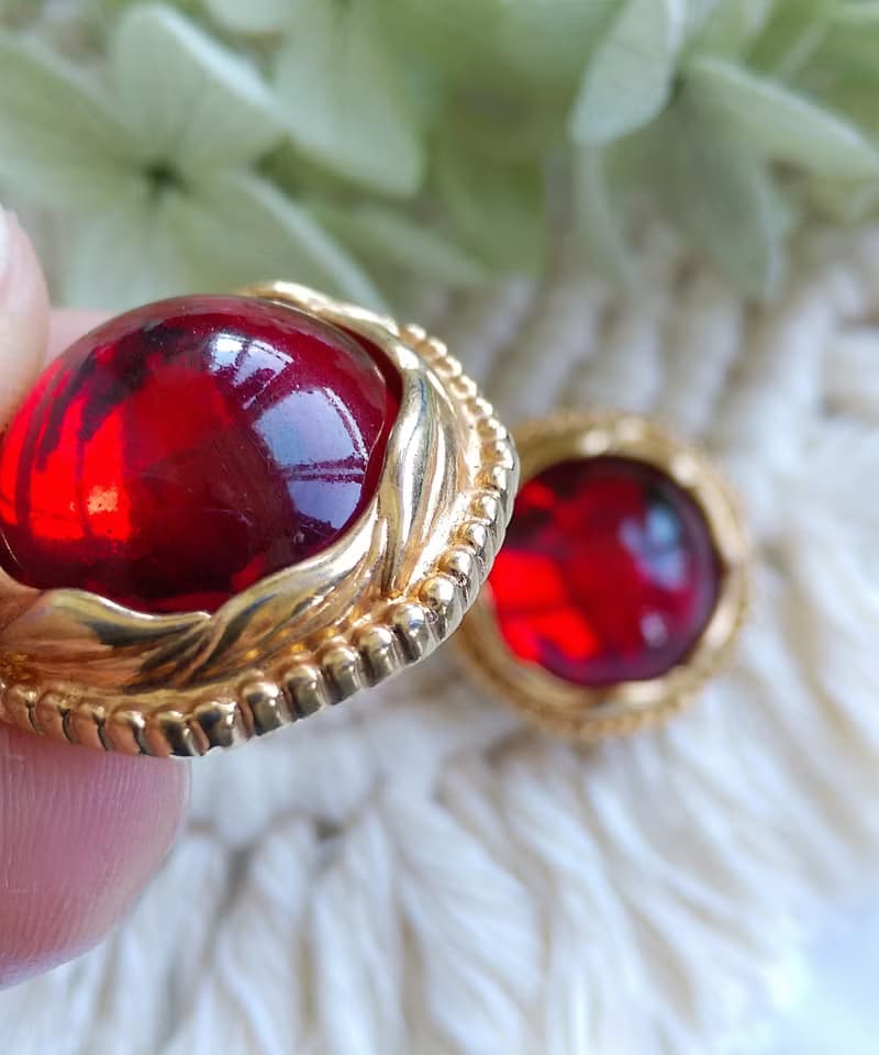 Vintage Jewelry 西洋古董飾品 SWAROVSKI 開窗紅玻璃 針式耳環