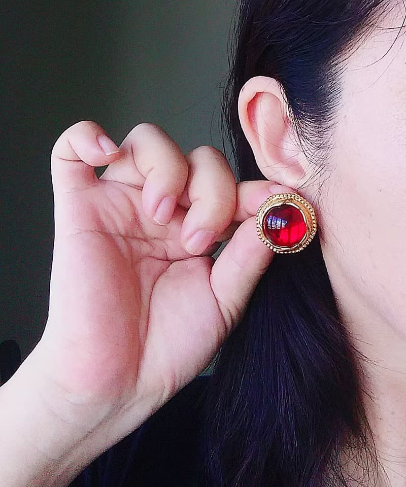 Vintage Jewelry 西洋古董飾品 SWAROVSKI 開窗紅玻璃 針式耳環