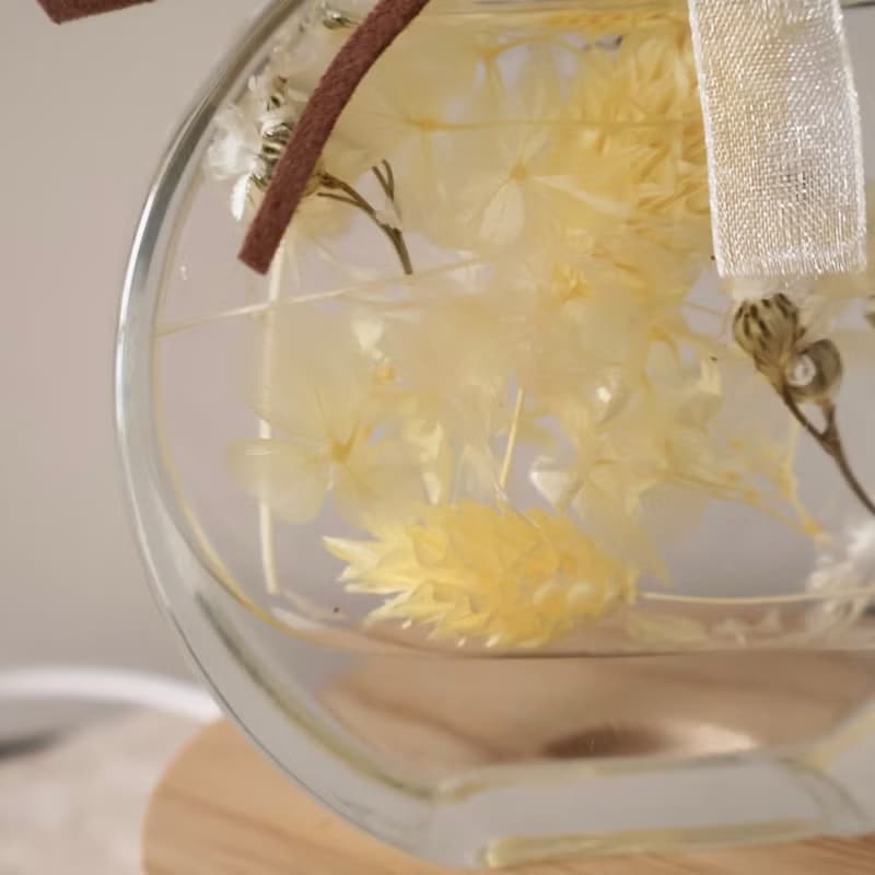 奶黃色永生花浮游花夜燈 畢業 生日 情人節週年禮物