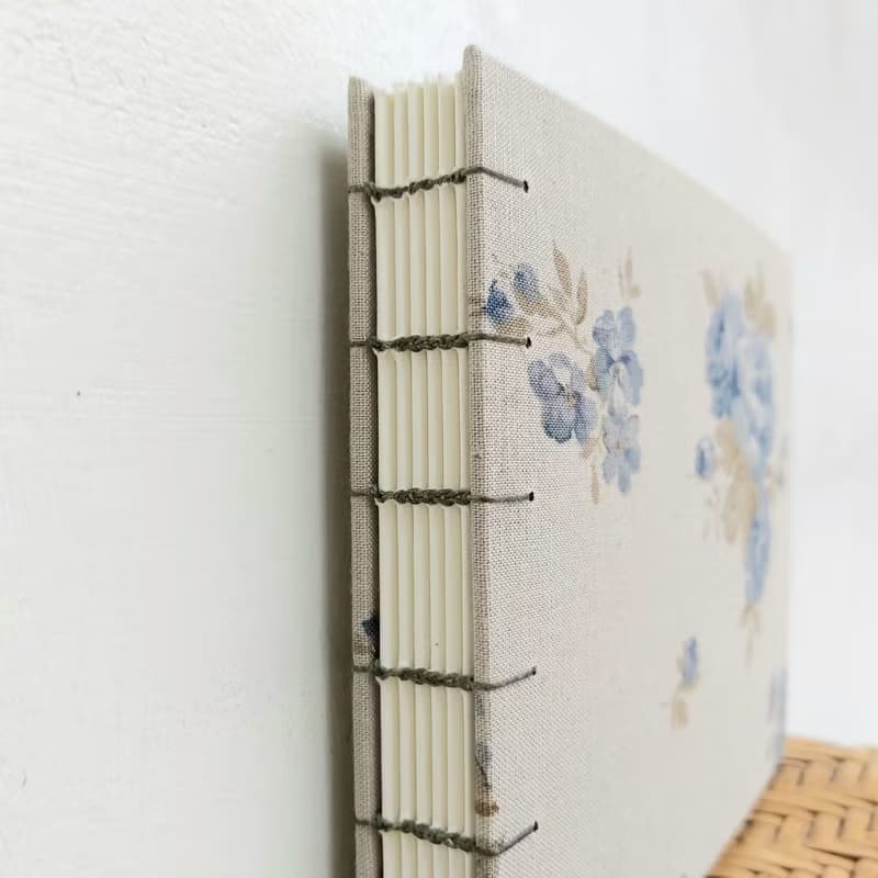 【現貨】藍色妖姬 玫瑰 科普特線裝書 空白手工筆記本 手帳 禮物