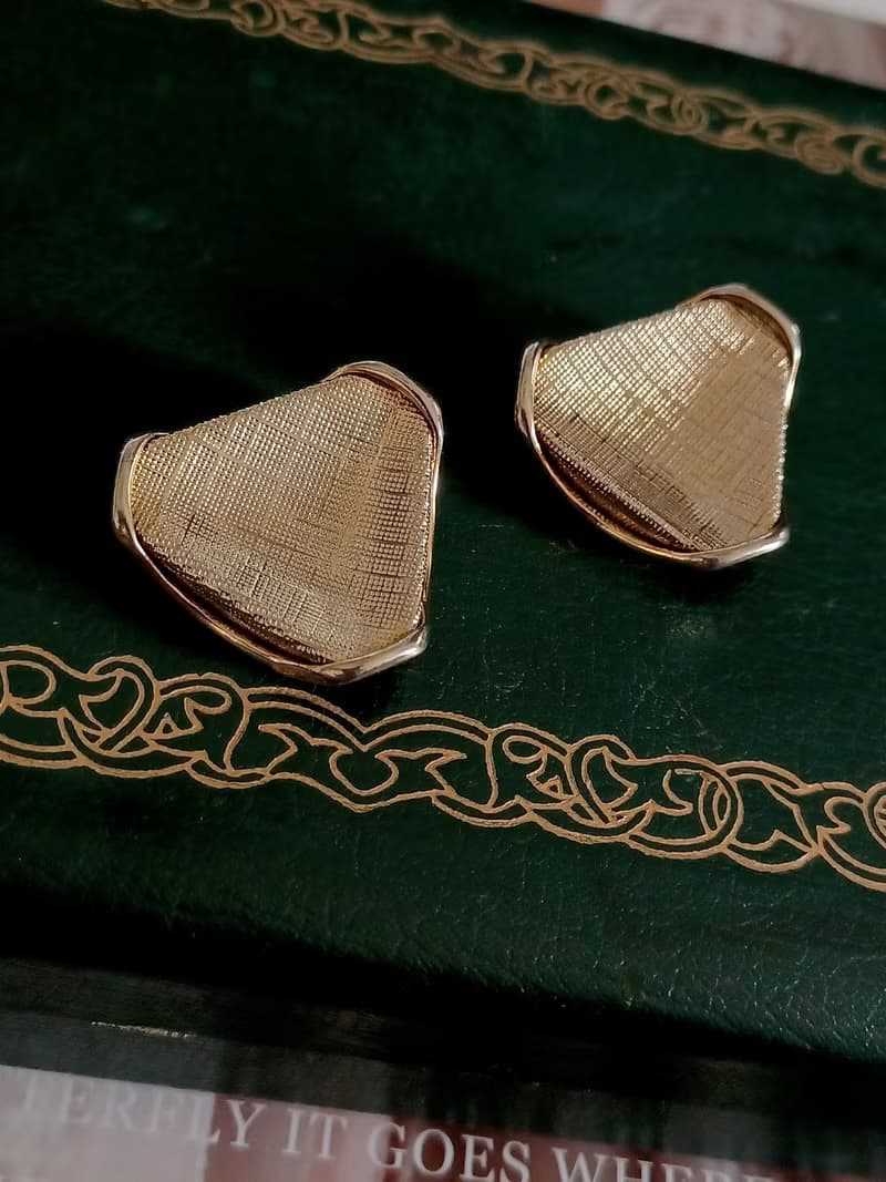 vintage jewelry  古董淡金色網格夾式耳環