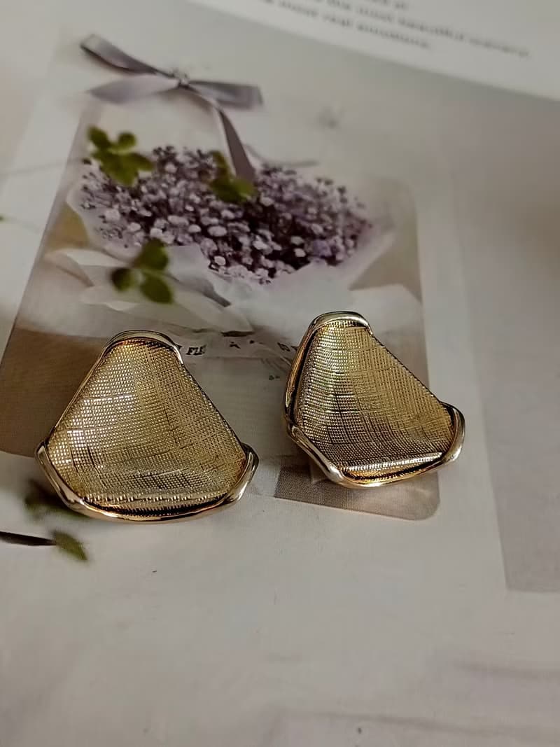 vintage jewelry  古董淡金色網格夾式耳環