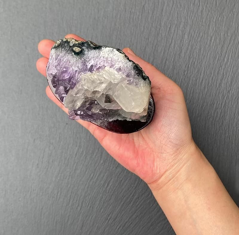 招財開運-天然原礦異象紫晶鎮共生彩虹方解石及黑碧璽 風水擺件